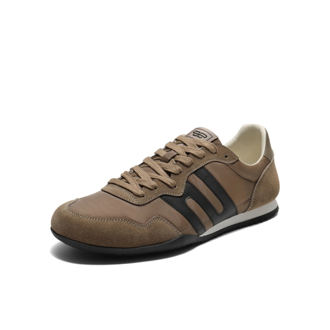 百丽户外休闲跑鞋男2025新款秋季跑道设计薄底运动阿甘鞋8VG01CM5