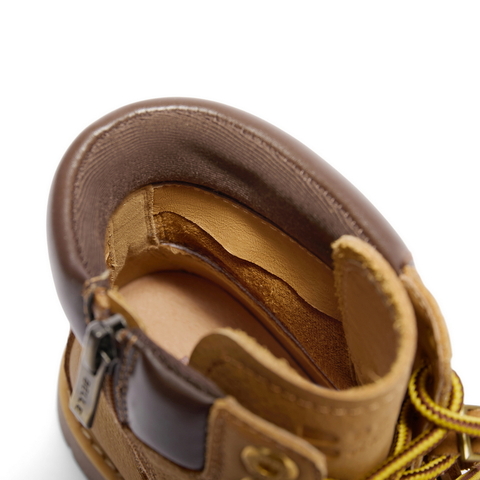 百丽时尚舒适工装靴女2025冬新商场同款复古休闲短靴B9S1DDD5