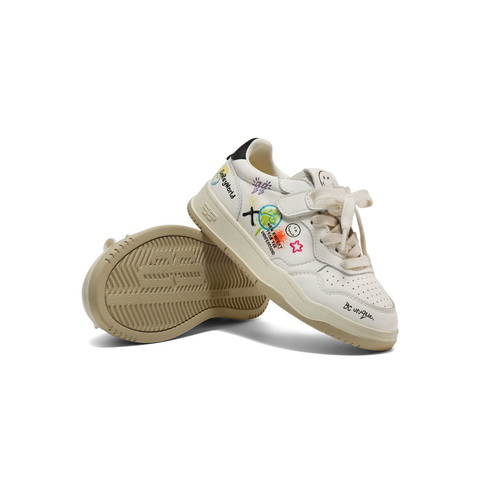 百丽SMILEY联名涂鸦板鞋女童2025秋新商场同款潮酷休闲鞋61800C85