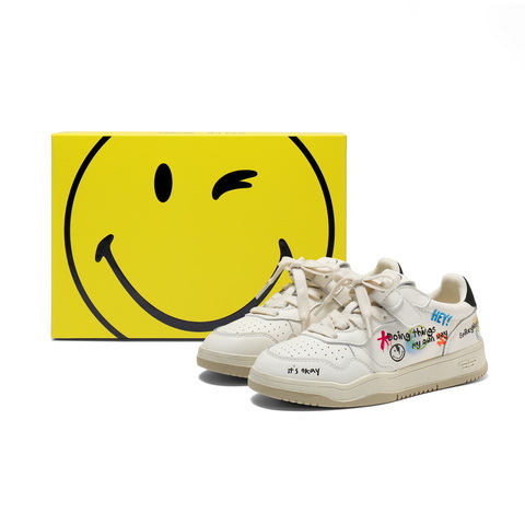 百丽SMILEY联名涂鸦板鞋女童2025秋新商场同款潮酷休闲鞋61800C85