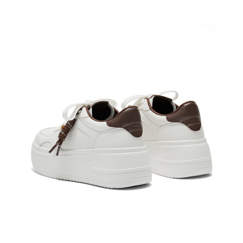 百丽时尚挂饰百搭小白鞋女2025秋新舒适厚底增高休闲鞋B2872CM5