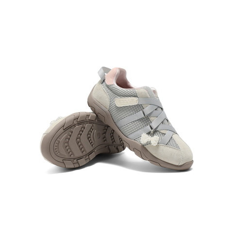 百丽时尚珍珠花休闲鞋童2025秋新商场同款透气网面休闲鞋15230C85