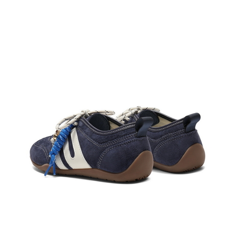 百丽时尚跑道德训鞋女2025秋新串珠挂饰舒适薄底休闲鞋B2867CM5