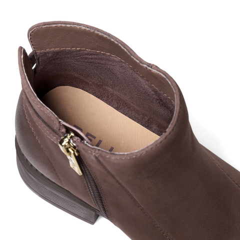 百丽复古褶皱面时装靴女2025冬新商场同款真皮粗跟短靴E4Y1DDD5