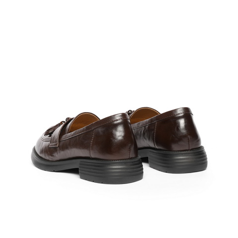 百丽复古抓皱面乐福鞋女2025秋新舒适通勤流苏便士乐福B2788CA5