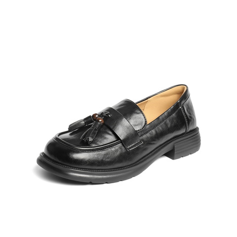 百丽复古抓皱面乐福鞋女2025秋新舒适通勤流苏便士乐福B2788CA5