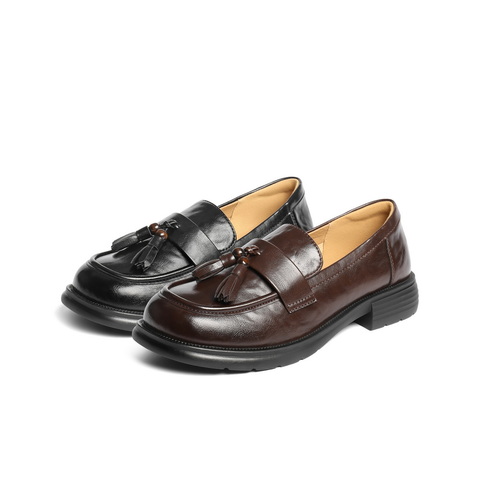 百丽复古抓皱面乐福鞋女2025秋新舒适通勤流苏便士乐福B2788CA5