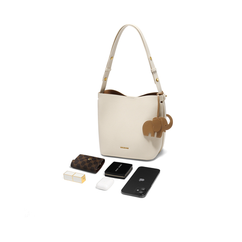 百丽包女25商场同款水桶包X7258AX5