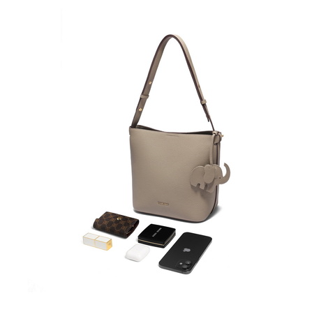 百丽包女25商场同款水桶包X7258AX5