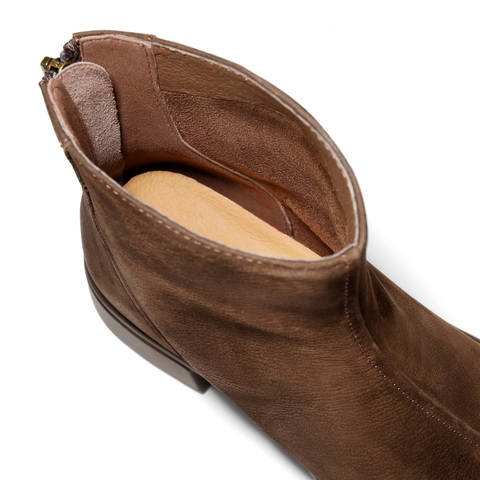 百丽复古擦色时装靴女2025冬新气质百搭粗跟增高短靴B2910DD5