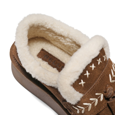 百丽民族风流苏毛毛鞋女2025冬新厚底增高加毛休闲鞋B2827DM5