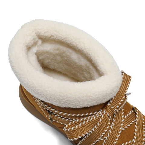 百丽复古时尚鞋面绑带雪地靴女2025冬新舒适保暖休闲短靴B2949DD5