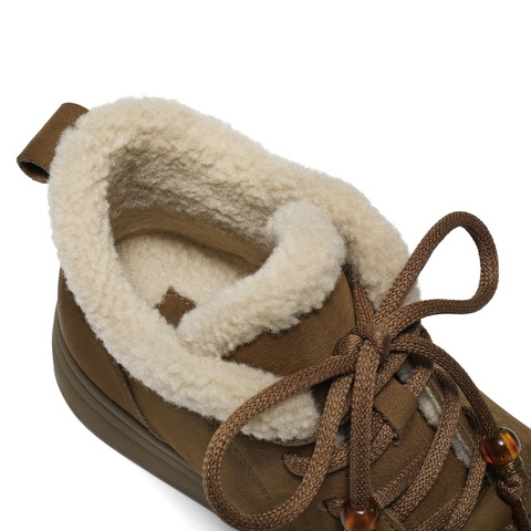 百丽复古可爱大头休闲靴女2025冬新商场同款真皮厚底短靴E5D2DDD5