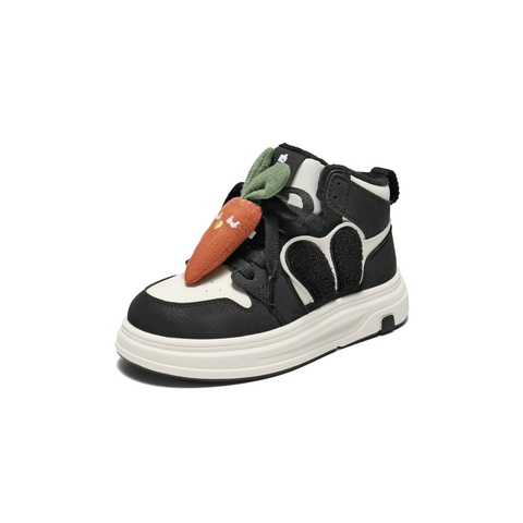 百丽撞色高帮板鞋女童2025冬新商场同款卡通饰扣休闲鞋V5118D85