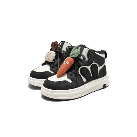 百丽撞色高帮板鞋女童2025冬新商场同款卡通饰扣休闲鞋V5118D85