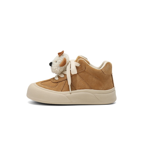 百丽复古童趣板鞋女童2025冬新商场同款毛绒饰扣休闲鞋66586D85