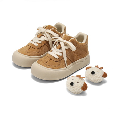 百丽复古童趣板鞋女童2025冬新商场同款毛绒饰扣休闲鞋66586D85