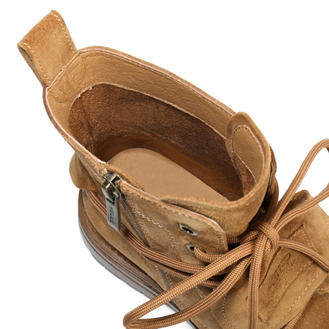 百丽复古鞋头擦色马丁靴女2025冬新厚底增高休闲绑带短靴B2912DD5