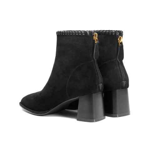 百丽柔软舒适绒面时装靴女2025冬新真皮优雅高跟通勤短靴B2956DD5