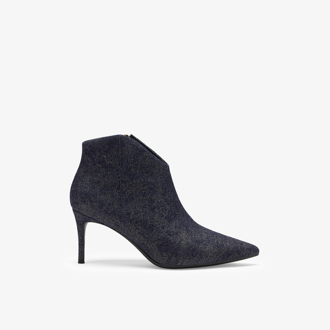 73hours女鞋女同事2023冬季新品尖头细跟纯色时装靴