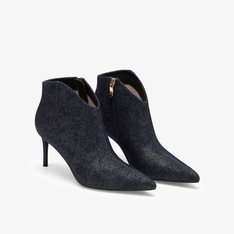 73hours女鞋女同事2023冬季新品尖头细跟纯色时装靴