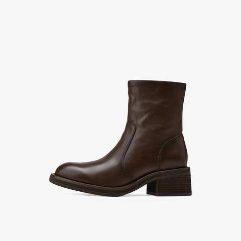 73hours女鞋电影画面2025冬季圆头纯色方跟切尔西靴