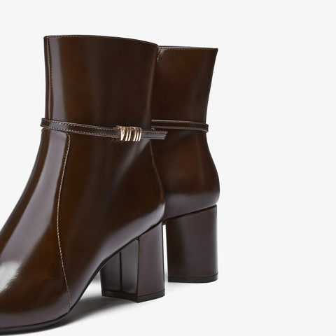 73hours女鞋比亚里茨2025冬季新品粗跟纯色饰扣时装靴