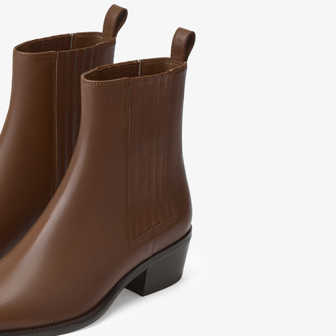 73hours女鞋复古手册2025冬季新品尖头方跟纯色时装靴