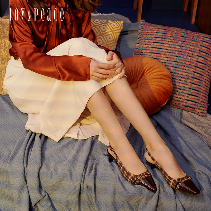 真美诗2023秋季新款商场同款拼接格纹复古英伦后空凉鞋YVX09CH3