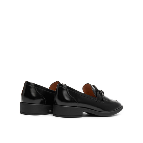 真美诗2025年秋季新款经典原创异形针饰扣牛皮乐福鞋YZK10CA5