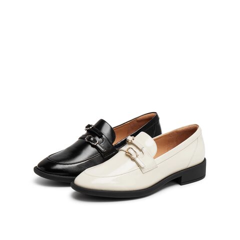 真美诗2025年秋季新款经典原创异形针饰扣牛皮乐福鞋YZK10CA5