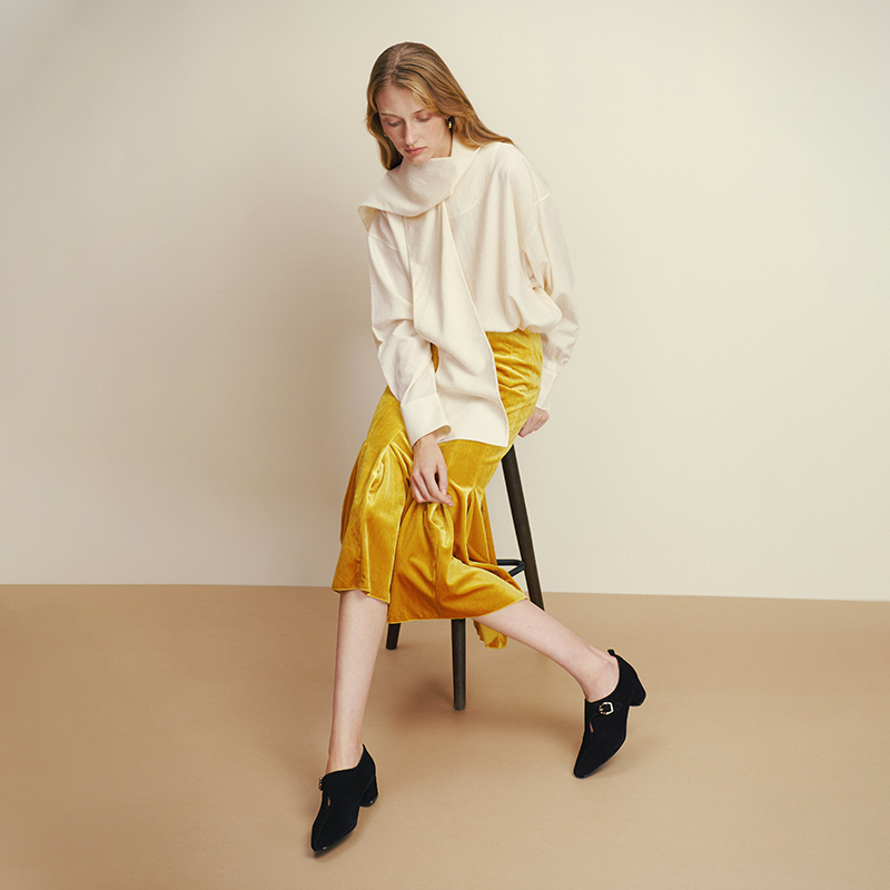 真美诗2025年秋季新款优雅老钱风虎眼石针扣羊绒单鞋69797CM5