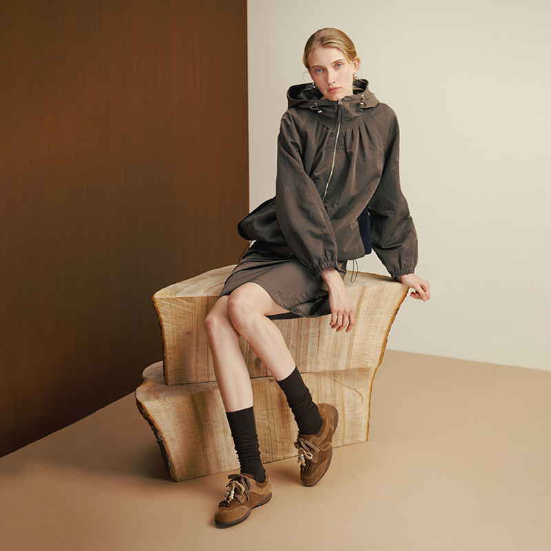 真美诗2025年秋季新款复古流苏串珠薄底牛绒运动鞋女YEC13CM5