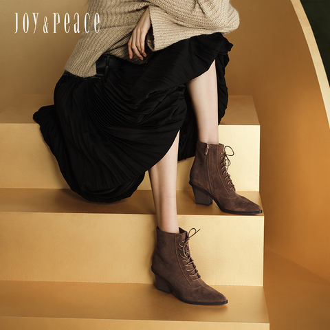 真美诗2025冬季新款牛绒皮面优雅绑带尖头粗跟西部靴女YZG11DD5