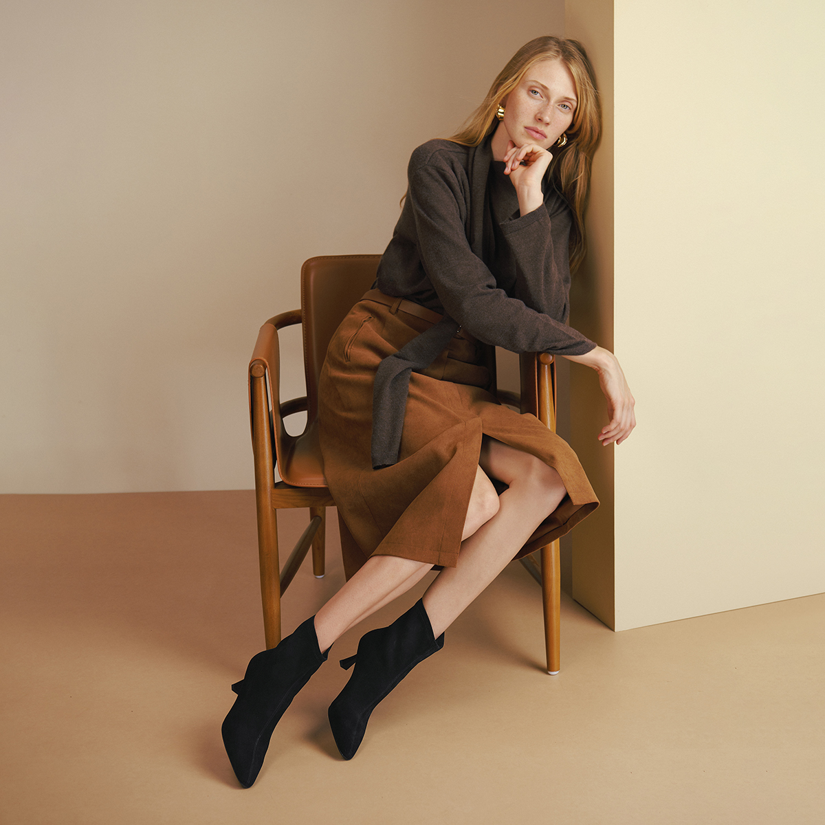 真美诗2025年冬季新款法式优雅大气尖头软糯羊皮瘦瘦靴3665PDZ5