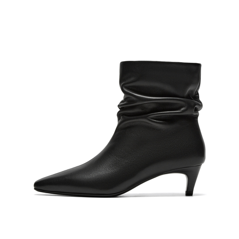 真美诗2025年冬季新款自然堆褶随性潇洒牛皮革尖头时装靴26683DZ5