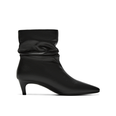 真美诗2025年冬季新款自然堆褶随性潇洒牛皮革尖头时装靴26683DZ5