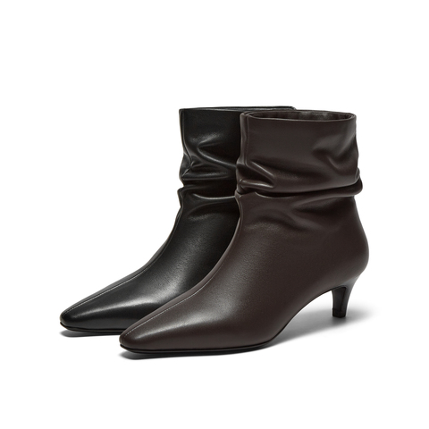 真美诗2025年冬季新款自然堆褶随性潇洒牛皮革尖头时装靴26683DZ5