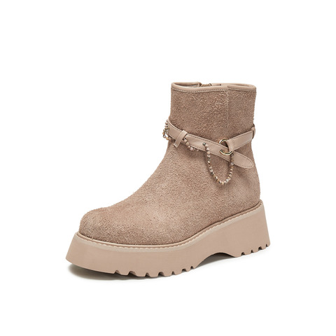 真美诗2025年冬季新款精致小众复古珠链波嬉风时装靴YYM80DZ5