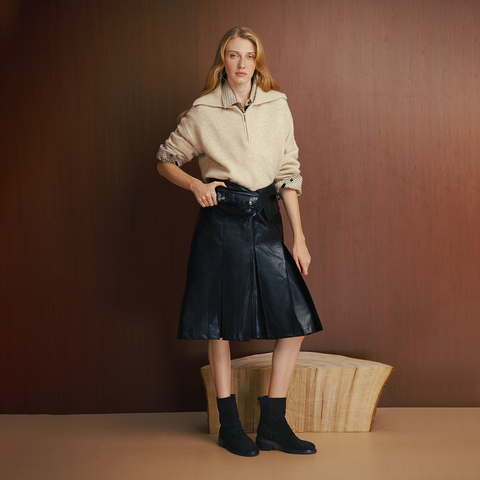 真美诗2025年冬季新款软糯松弛堆褶牛皮革纯色时装靴R71B1DZ5