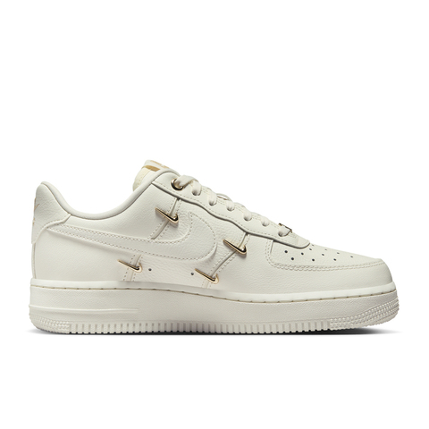 NIKE耐克2026女子WMNS AIR FORCE 1 07 LX休闲FV3654-111