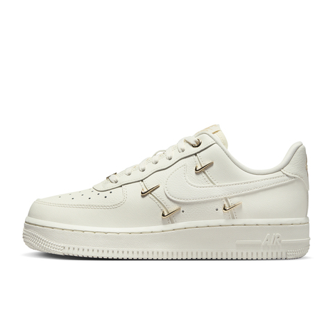 NIKE耐克2026女子WMNS AIR FORCE 1 07 LX休闲FV3654-111
