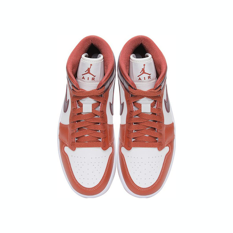 NIKE耐克2024女子WMNS AIR JORDAN 1 MID篮球鞋BQ6472-200