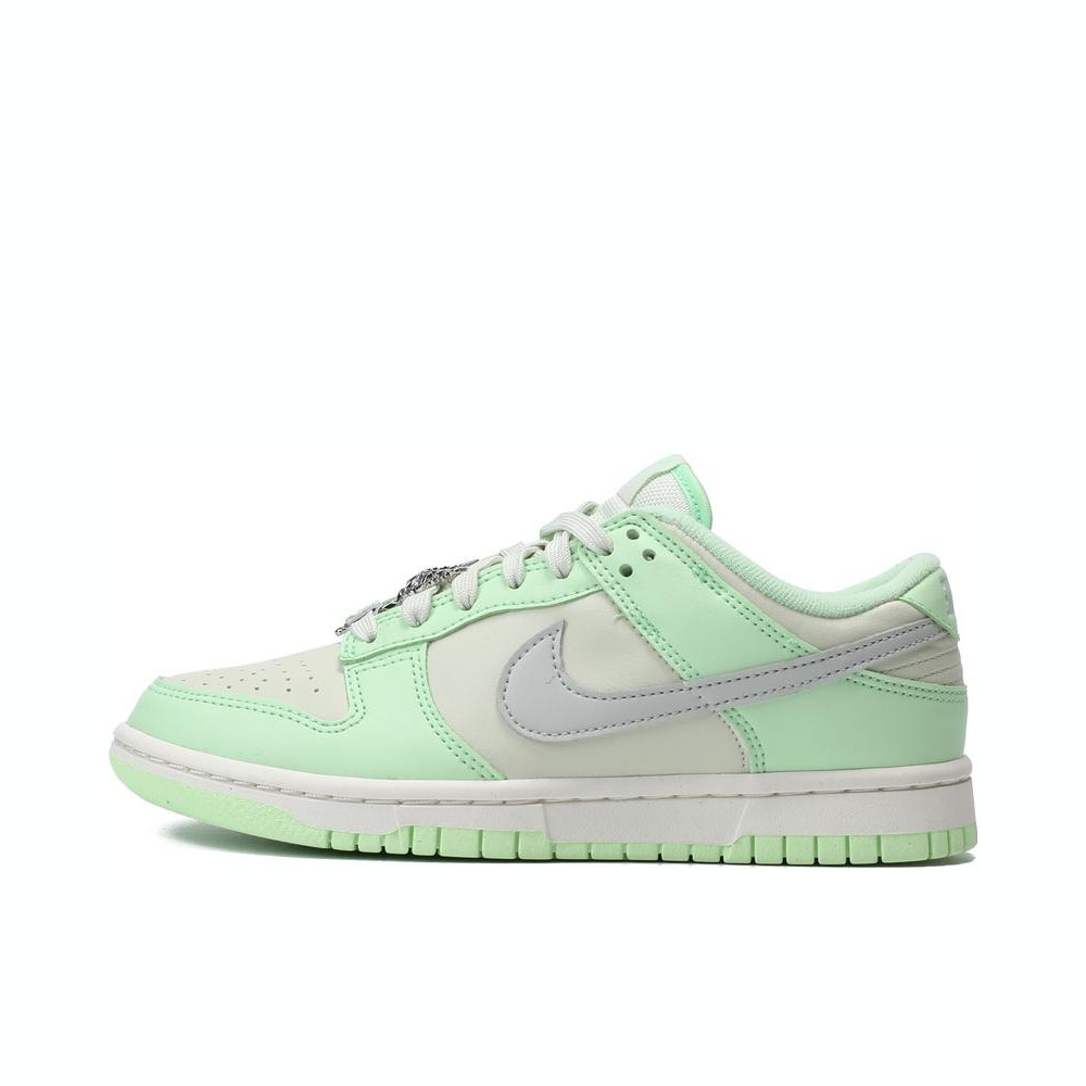 NIKE耐克2024女子W NIKE DUNK LOW NN SE休闲板鞋FN6344-001