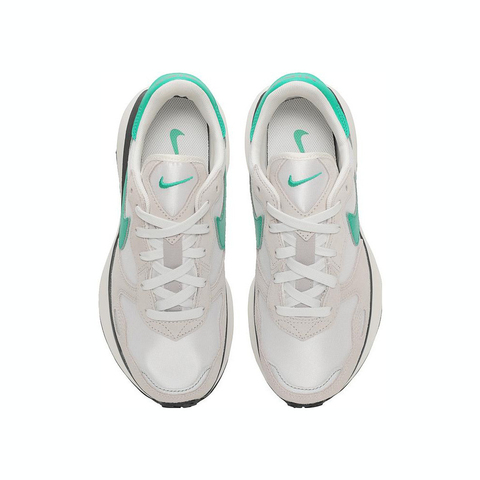 NIKE耐克2024女子W NIKE PHOENIX WAFFLE板鞋/复刻鞋FD2196-103