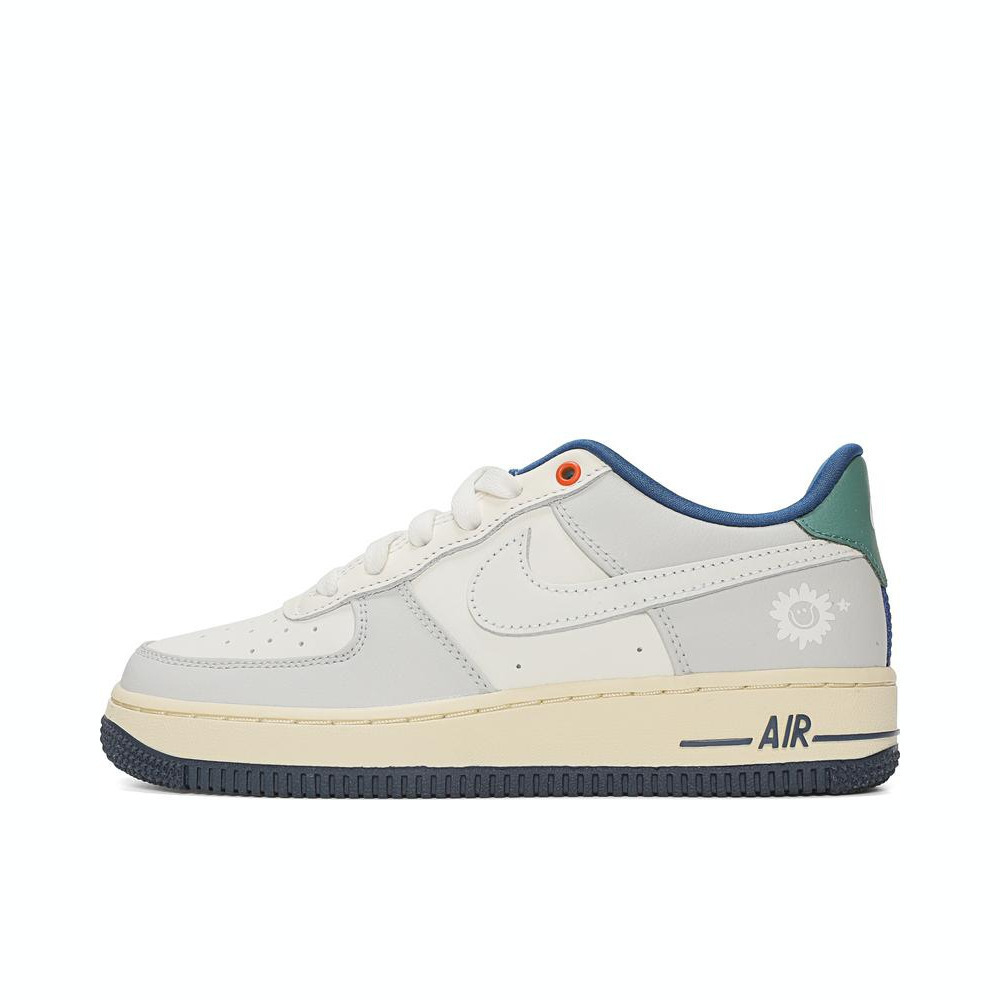 NIKE耐克2024男大童AIR FORCE 1 LV8 (GS)儿童复刻鞋HM3721-111