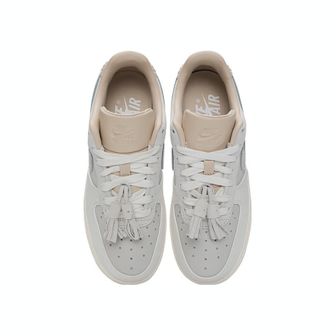 NIKE耐克2024女子WMNS AIR FORCE 1 '07休闲板鞋/复刻鞋HV1813-001