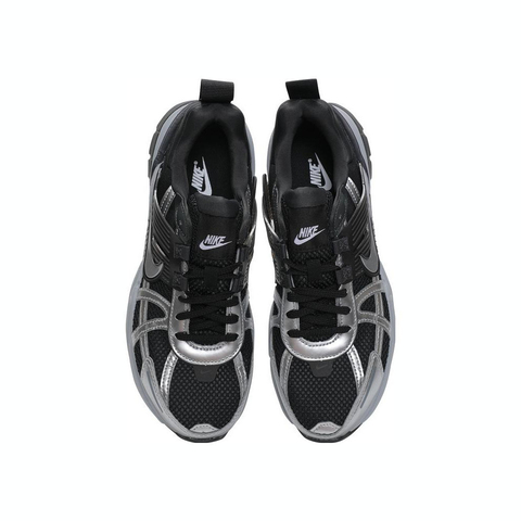 NIKE耐克2024女子W NIKE V2K RUN休闲鞋FD0736-005