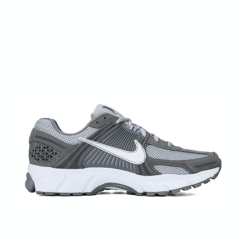 NIKE耐克2025男子NIKE ZOOM VOMERO 5休闲HF1553-003
