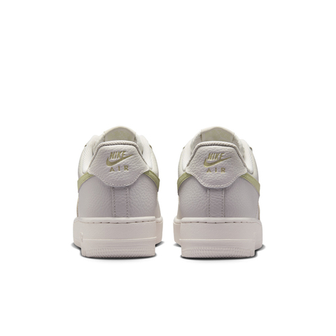 NIKE耐克2025女子W AIR FORCE 1 '07休闲IB3881-001